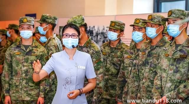 东部战区首长看展 事关登岛作战（对未来登岛作战提供宝贵经验）(图3)