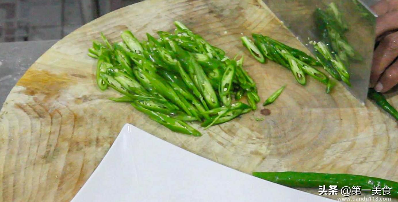 青椒炒鸡蛋的做法(青椒炒鸡蛋怎么做)(图2) 青椒炒鸡蛋的做法(青椒炒鸡蛋怎么做)(图2)
