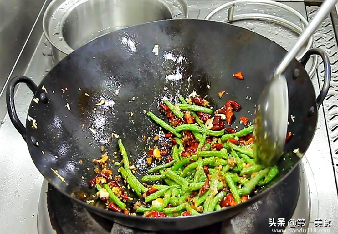 干煸四季豆的做法(干煸四季豆怎么做)(图7) 干煸四季豆的做法(干煸四季豆怎么做)(图7)