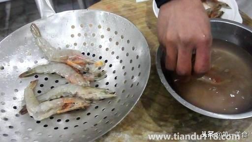 蒜蓉虾的做法(蒜蓉虾怎么做)(图2) 蒜蓉虾的做法(蒜蓉虾怎么做)(图2)