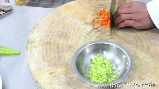 蒜蓉虾的做法(蒜蓉虾怎么做)(图5) 蒜蓉虾的做法(蒜蓉虾怎么做)(图5)