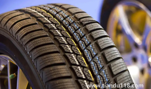 夏天轮胎会自己跑气吗（轮胎侧面被扎了个小钉子怎么办）