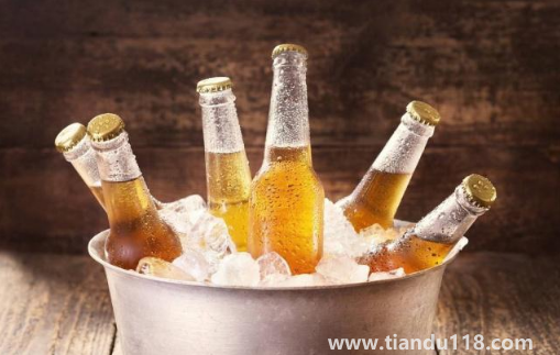 1瓶啤酒几小时吹不出来酒驾(喝了一瓶啤酒怎么快速解酒)(图2) 1瓶啤酒几小时吹不出来酒驾2