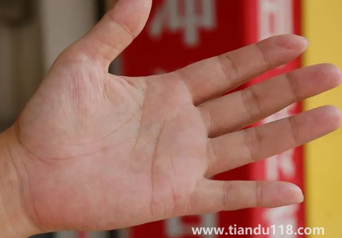 手上一个螺真的会穷吗(手上几个螺代表什么)(图3) 手上一个螺真的会穷吗3