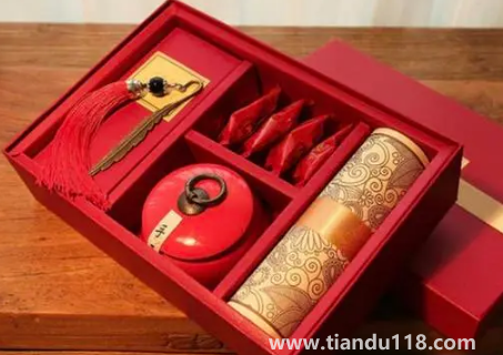 结婚伴手礼男方买还是女方买(结婚伴手礼的物品都有什么)(图3) 结婚伴手礼男方买还是女方买3