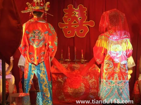 女生回门一定要穿红色衣服吗（女生回门的注意事项）