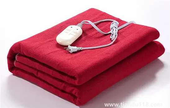 电热毯被烟头烫个洞还能用吗(电热毯使用注意事项)(图3) 电热毯被烟头烫个洞还能用吗3