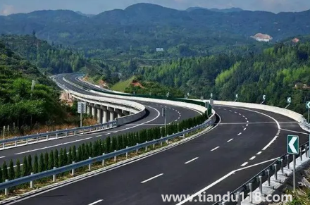 2023除夕夜高速公路堵车吗（除夕走高速注意什么）