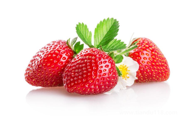 草莓用盐水泡可以去除农药吗（草莓怎么清洗干净）