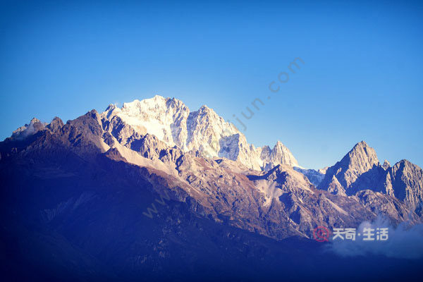 玉龙雪山七八月有雪吗(图2) 玉龙雪山七八月有雪吗